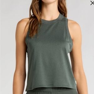 Vuori Energy Tank Heathered Green  XXS